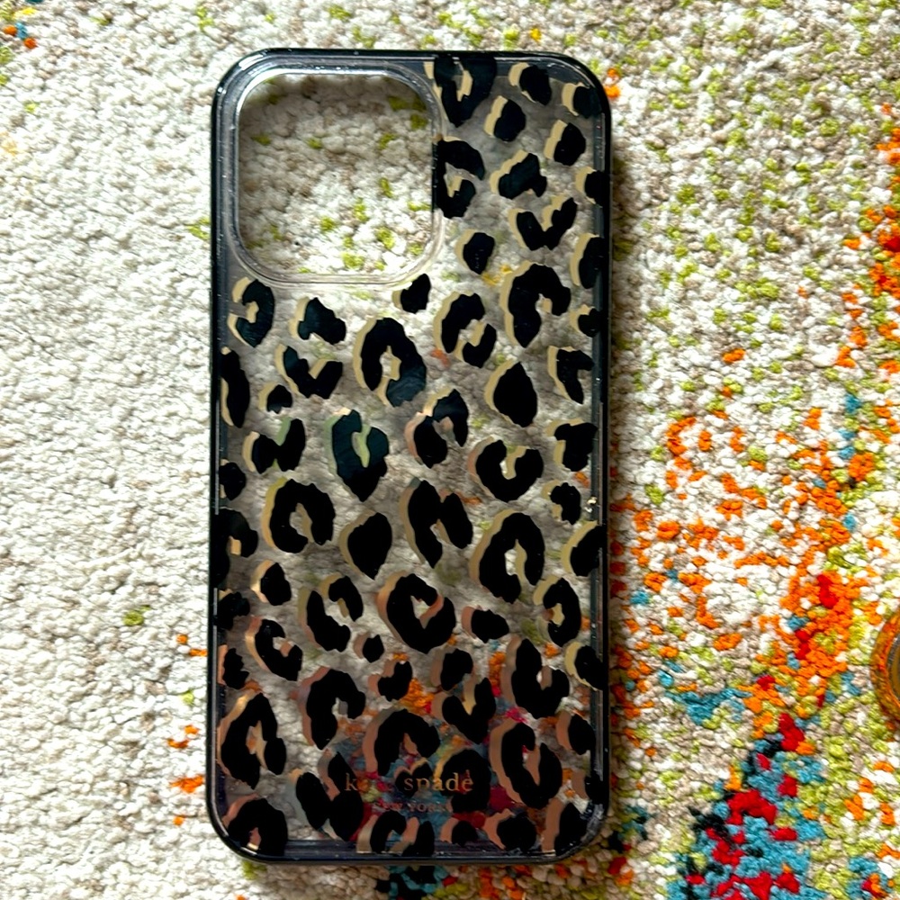 Leopard case very durable on the inside it’s cold so the gold shows through